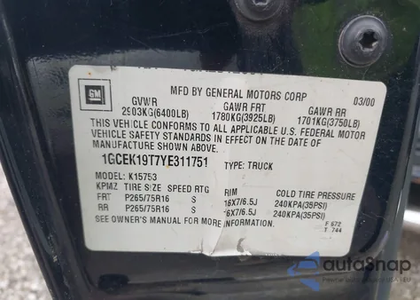 2000 Chevrolet Silverado 1500 Lt z USA, uszkodzony, nr VIN 1GCEK19T7YE311751